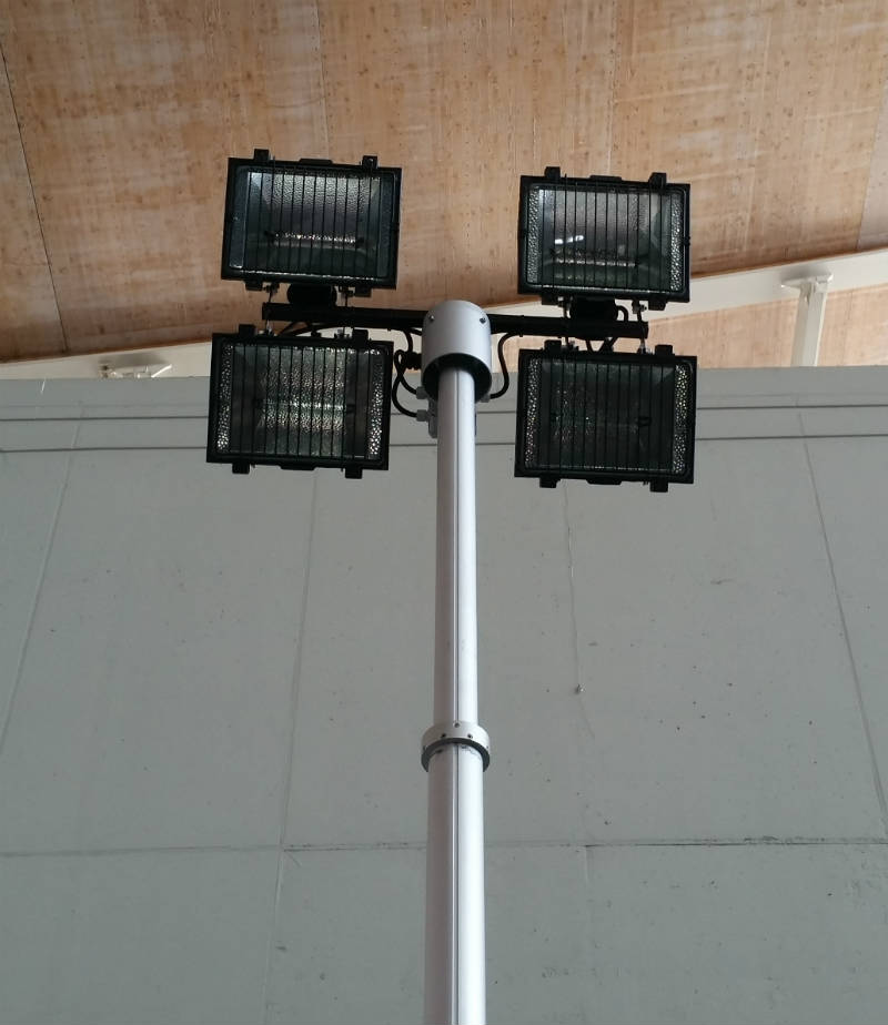 Fireco Partner Mast with 4 x 500W Halogen Lights